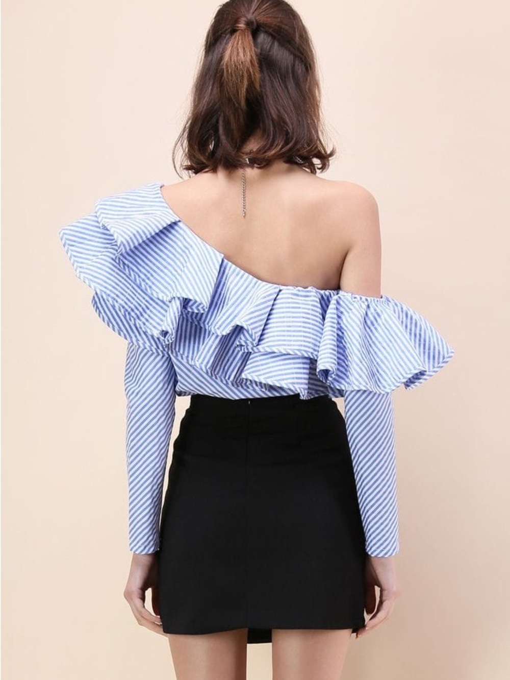 Chicwish One-Shoulder Ruffle Top - Picture 4 of 5